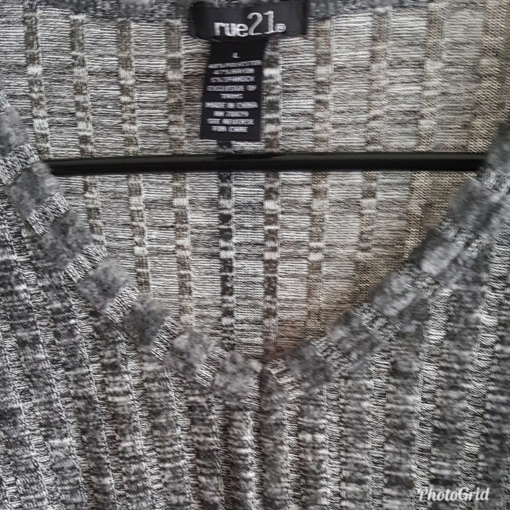 RUE21 TOP - Picture 3 of 3